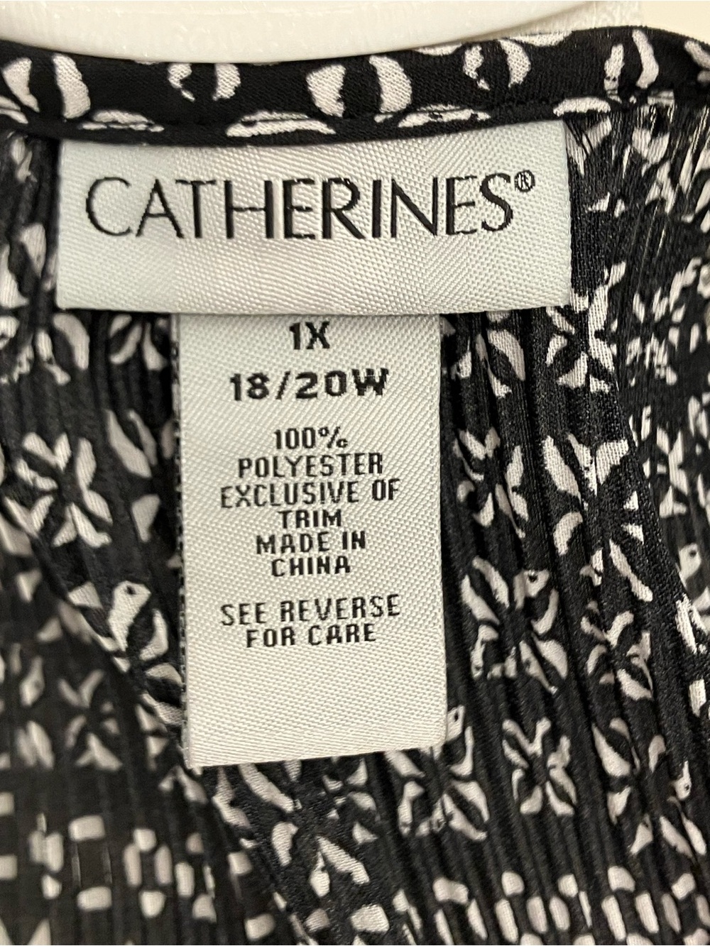 Catherines Black & White Printed Tunic with Keyhole Trimmed with Silver Beads - Picture 5 of 8
